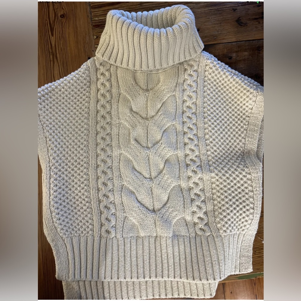 Banana Republic Cable Knit Sweater Vest